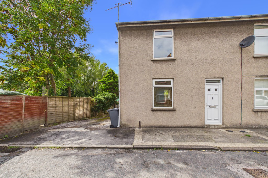 44 Hill Street, Carnforth, Lancashire, LA5 9DY