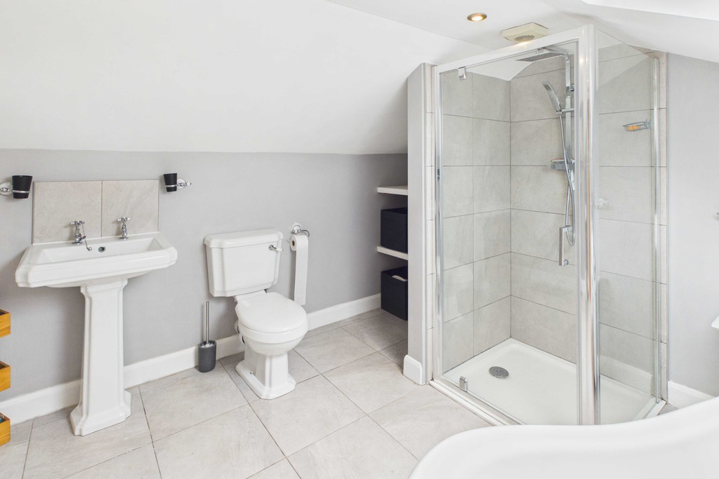 En-Suite Bathroom