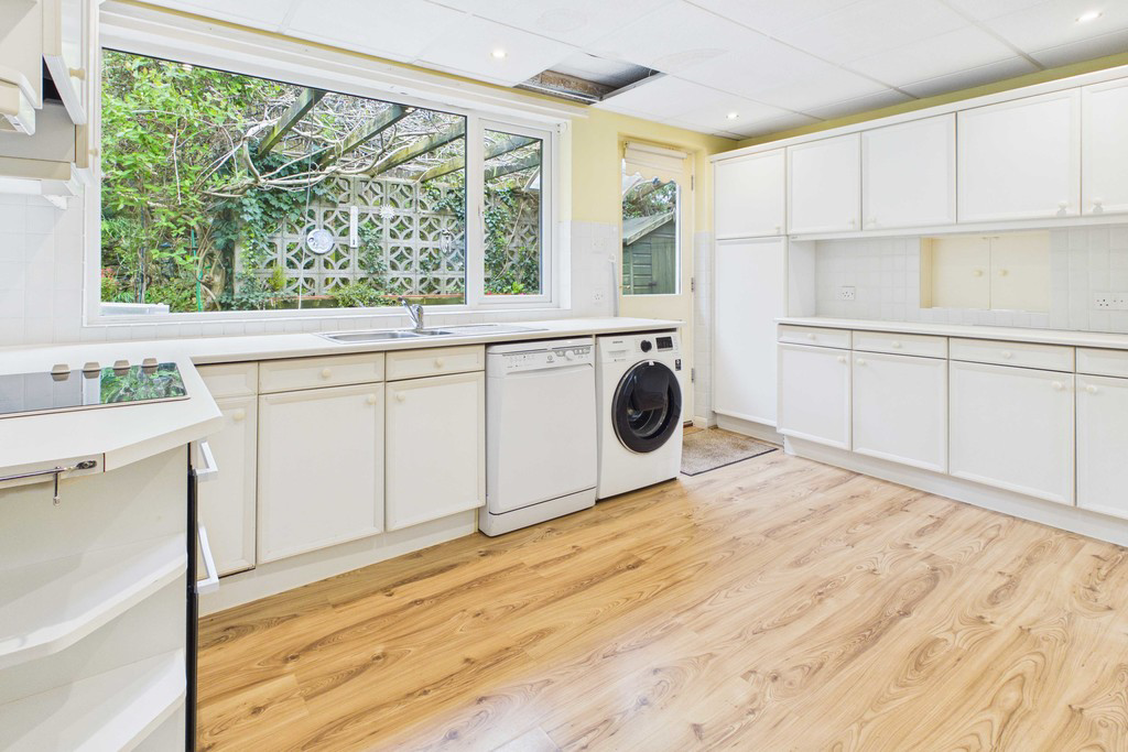Baycliffe, Hardcragg Way, Grange-over-Sands, Cumbria, LA11 6BH, photo 6