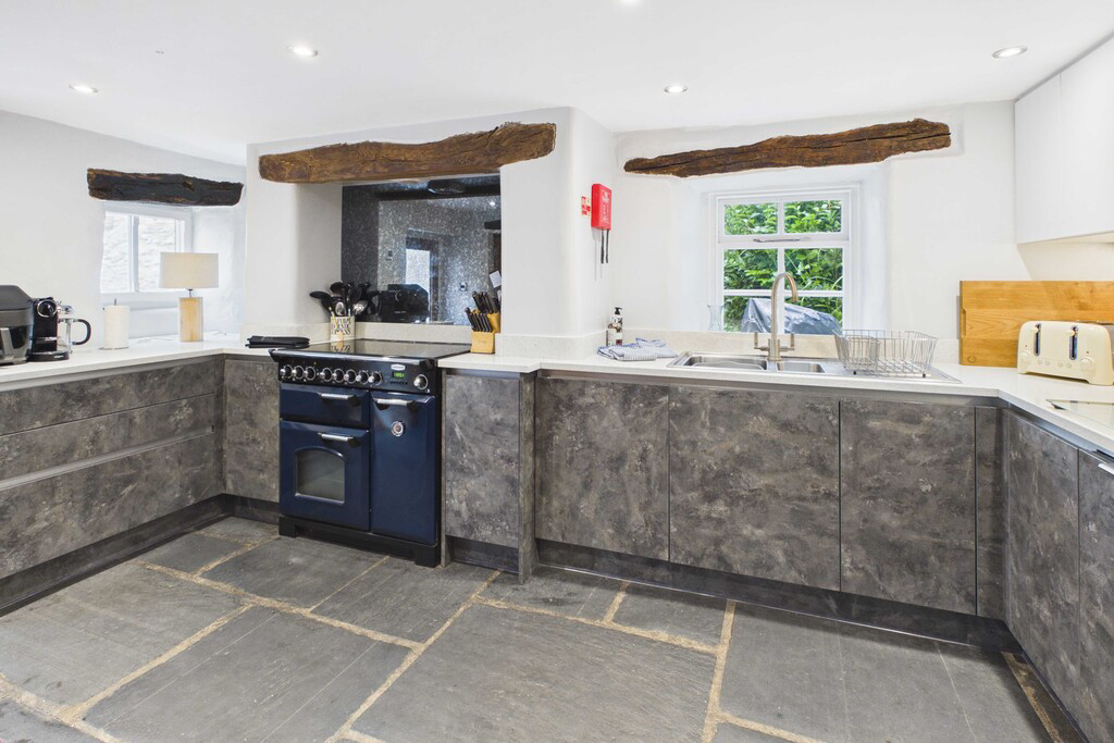 Ford House, The Square, Grange-over-Sands, Cumbria, LA11 6QB., photo 12