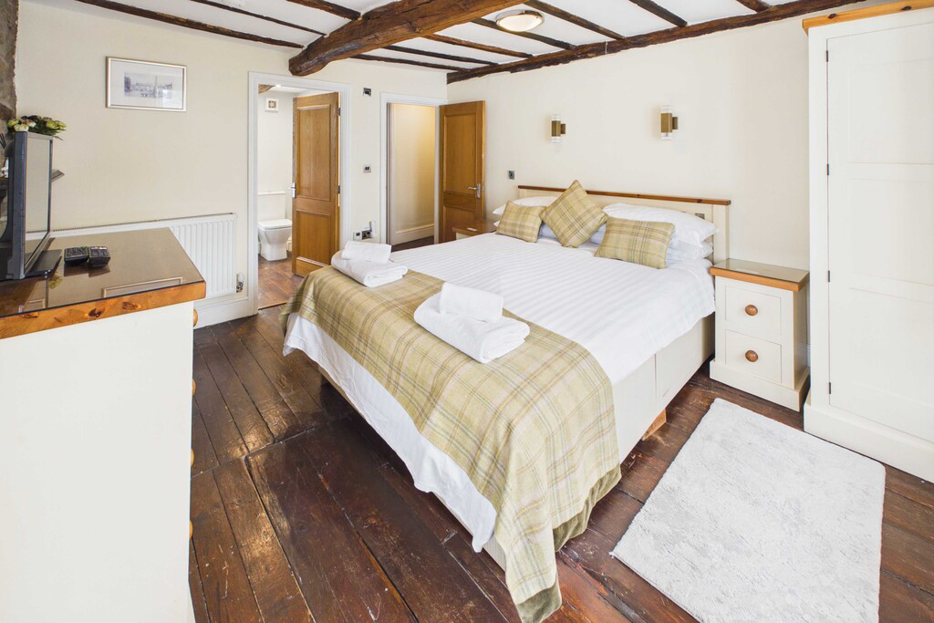 Ford House, The Square, Grange-over-Sands, Cumbria, LA11 6QB., photo 8