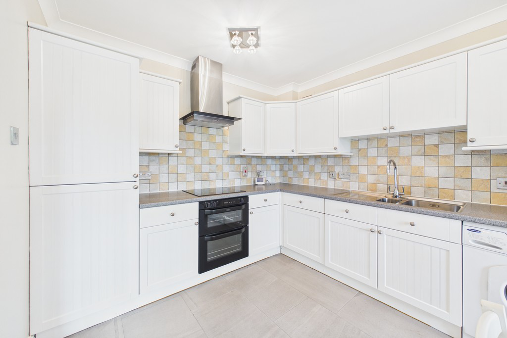 Priory Manor, Rayrigg Road, photo 6