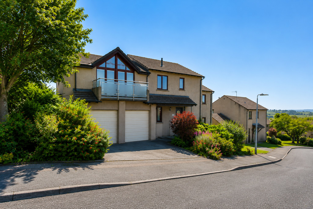 16 Collin Hill, Kendal, Cumbria, LA9 5TA