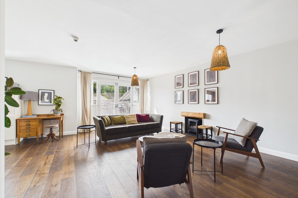 Apartment 2, 112 Highgate, Kendal, Cumbria, LA9 4HE