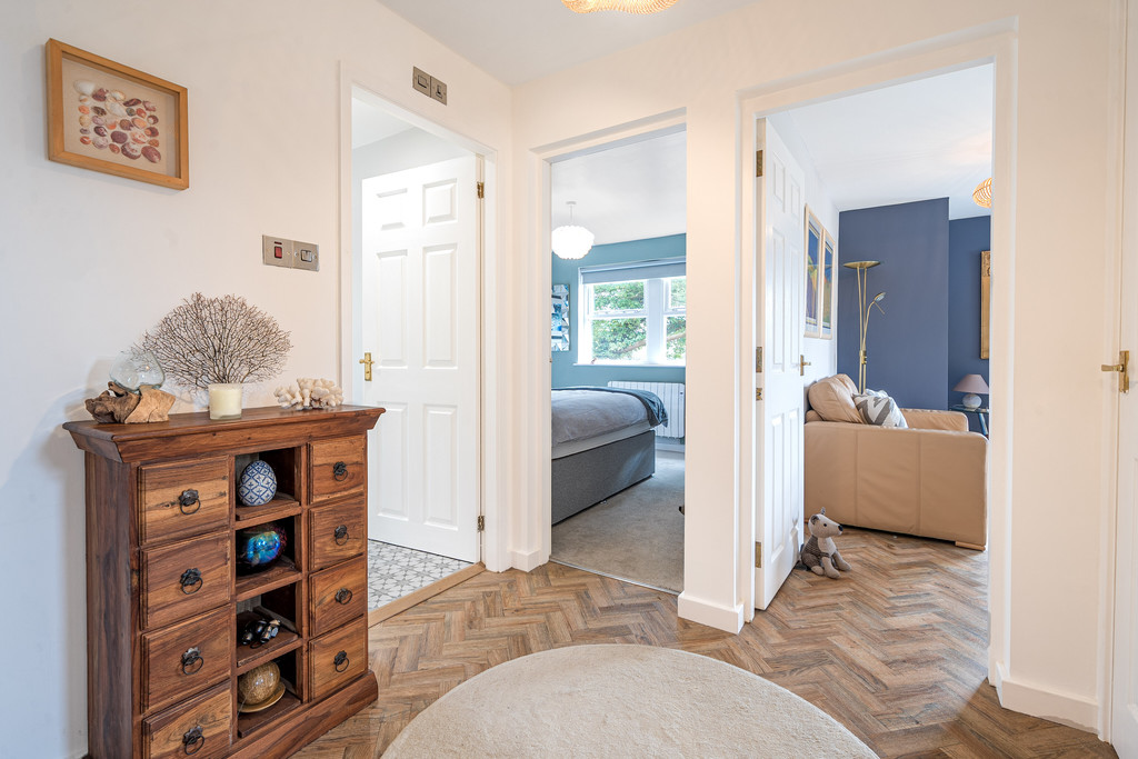 Flat 1 The Granary, Main Street, Grange over Sands, LA11 6DY, photo 2