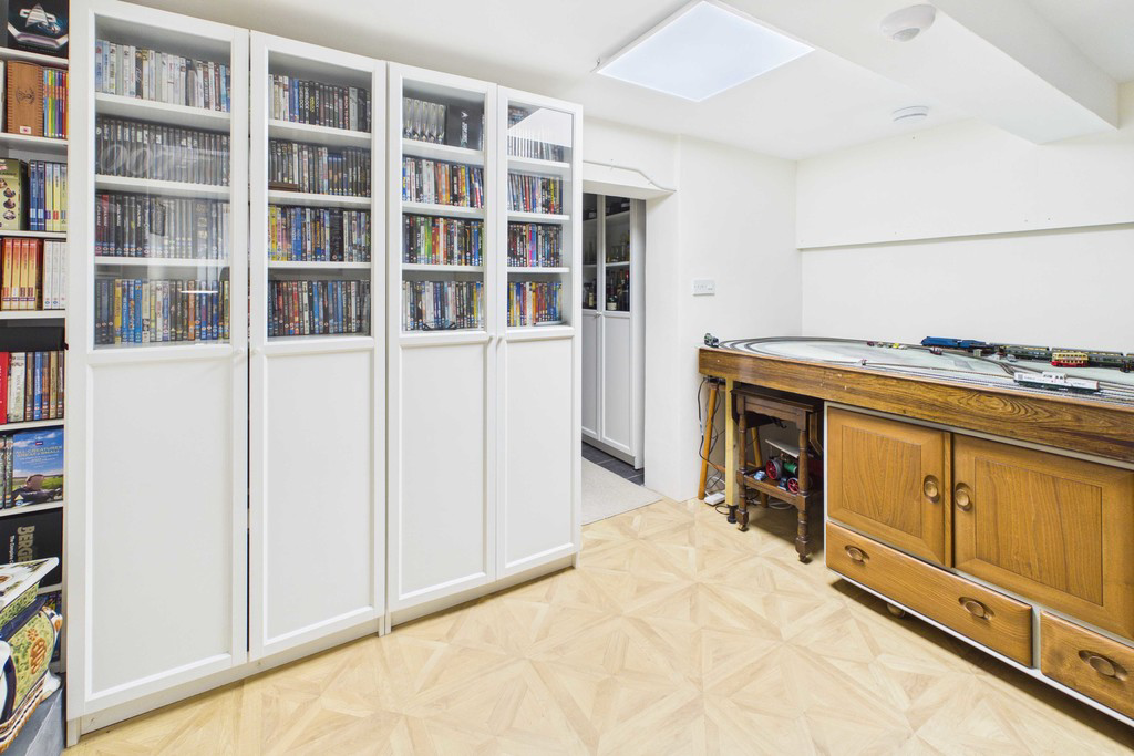 Shrublands, 43 Carter Road, Grange-over-Sandds, Cumbria, LA11 7AG, photo 39