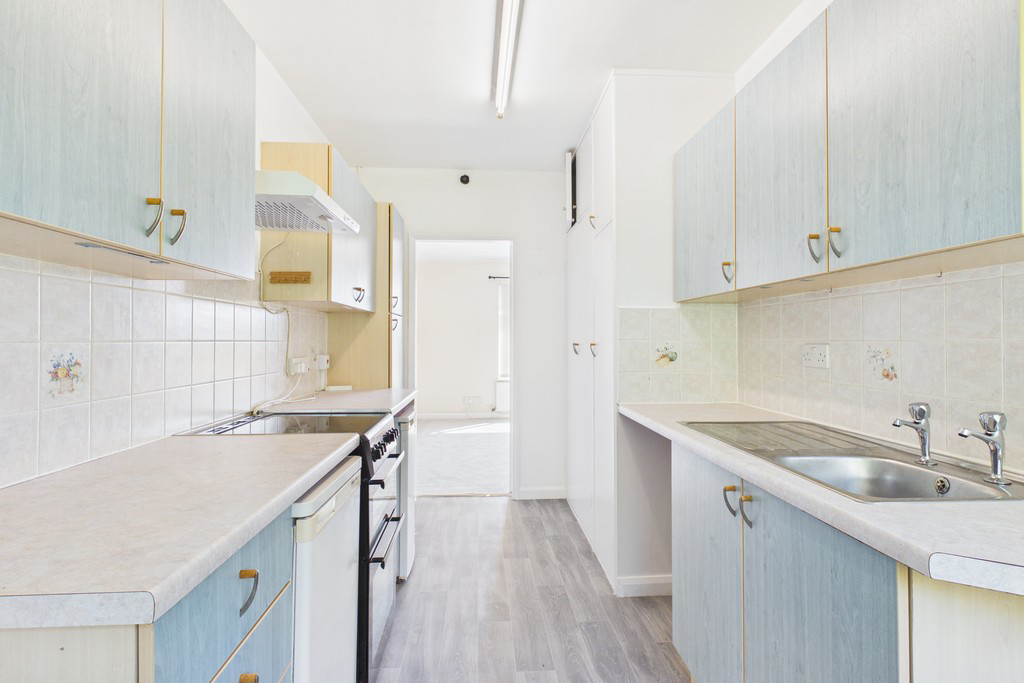 Fellside Court, Grange-Over-Sands, Cumbria, LA11 6BY, photo 6