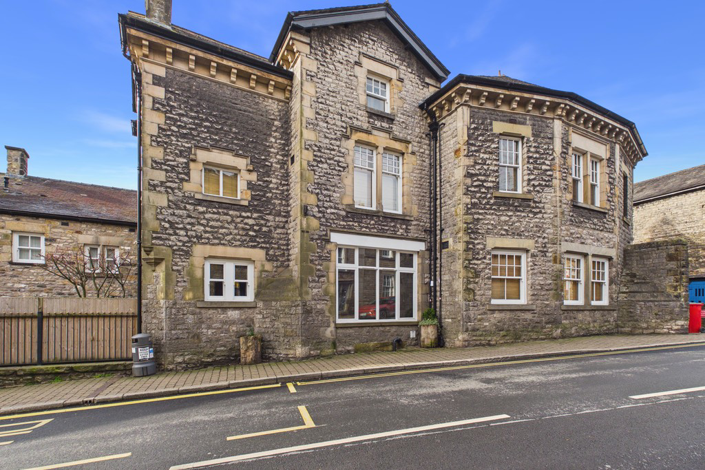 2 Royal House, New Road, Kirkby Lonsdale, LA6 2JX