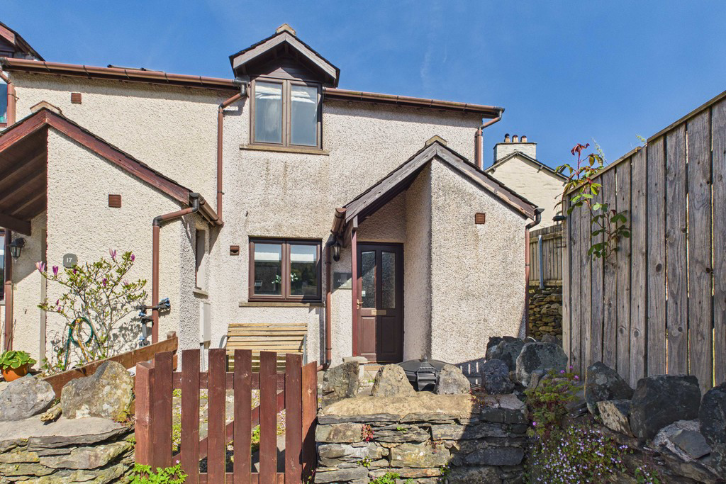 18 Abbots Vue, Backbarrow, Nr Ulverston, Cumbria, LA12 8RA