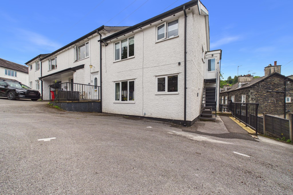 11 Elim Mews, Bowness-on-Windermere, LA23 2JY