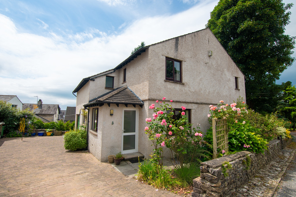 3 Church Close