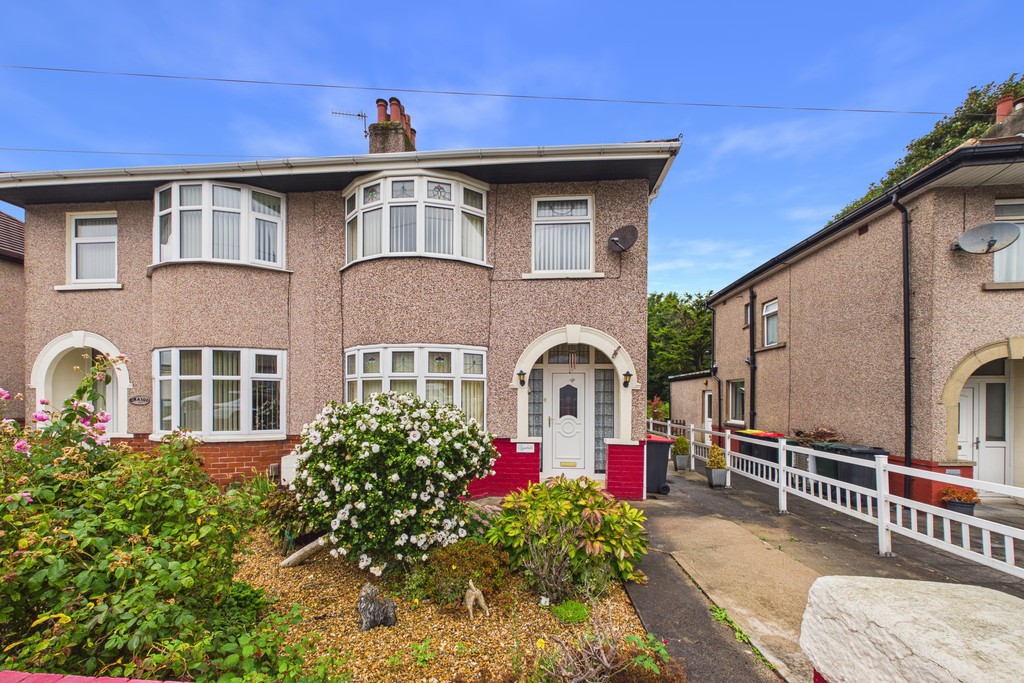 Lyndale, Haws Hill, Carnforth, LA5 9DG