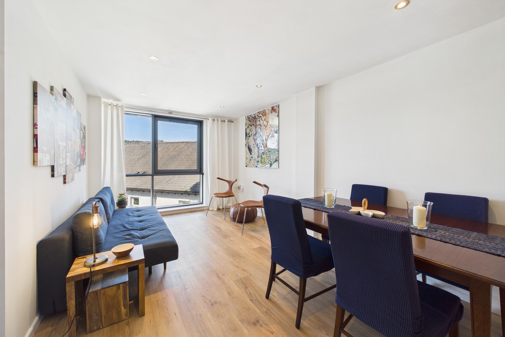Dining/living area