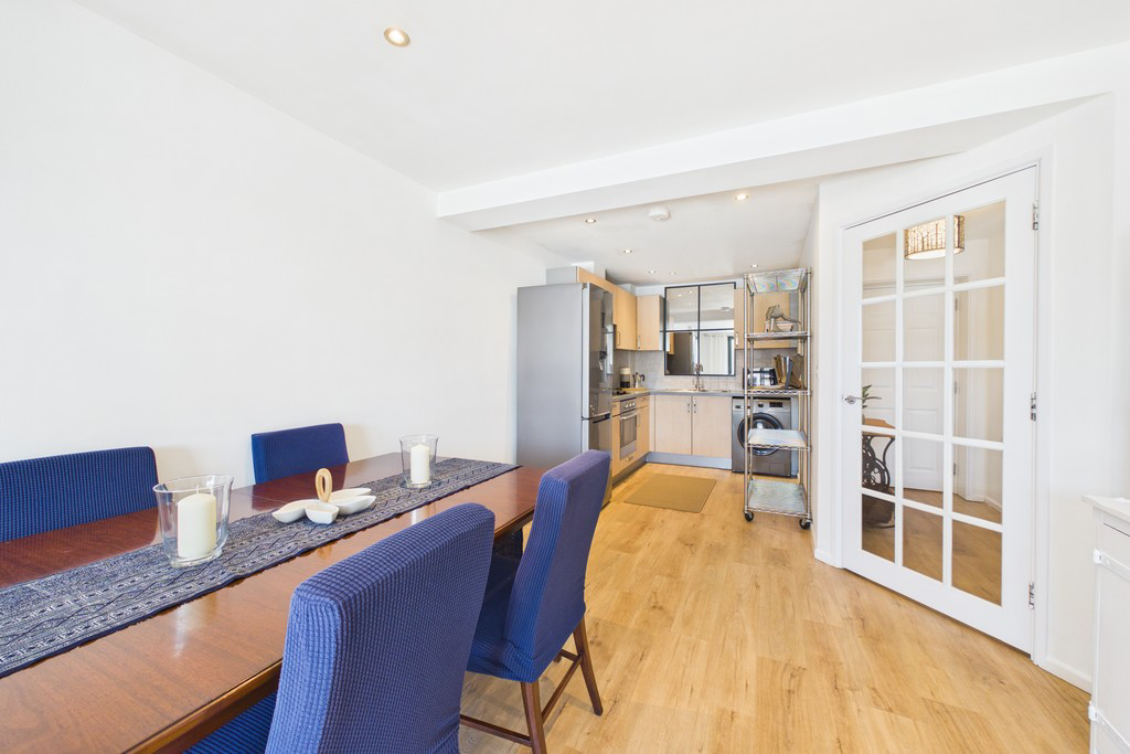 Living/dining/kitchen