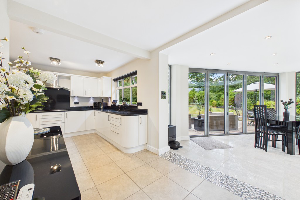 Peel Oak, New Barns Road, Arnside, Cumbria, LA5 0BB, photo 4