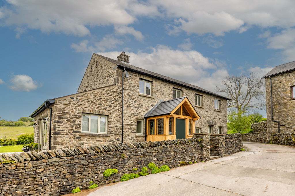 Barn Court Cottage, Grayrigg, LA8 9BY