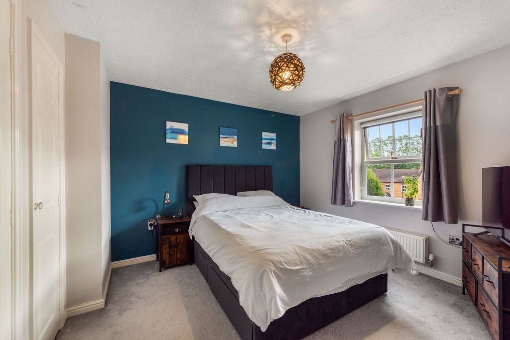 Newton Square, Bromsgrove, photo 6