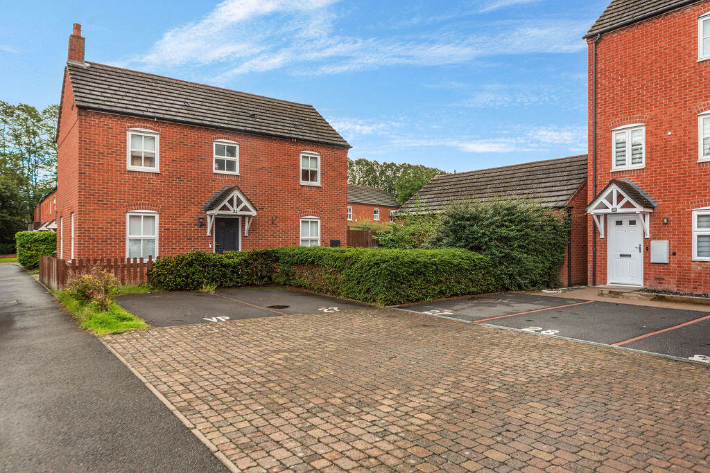 Newton Square, Bromsgrove, photo 12
