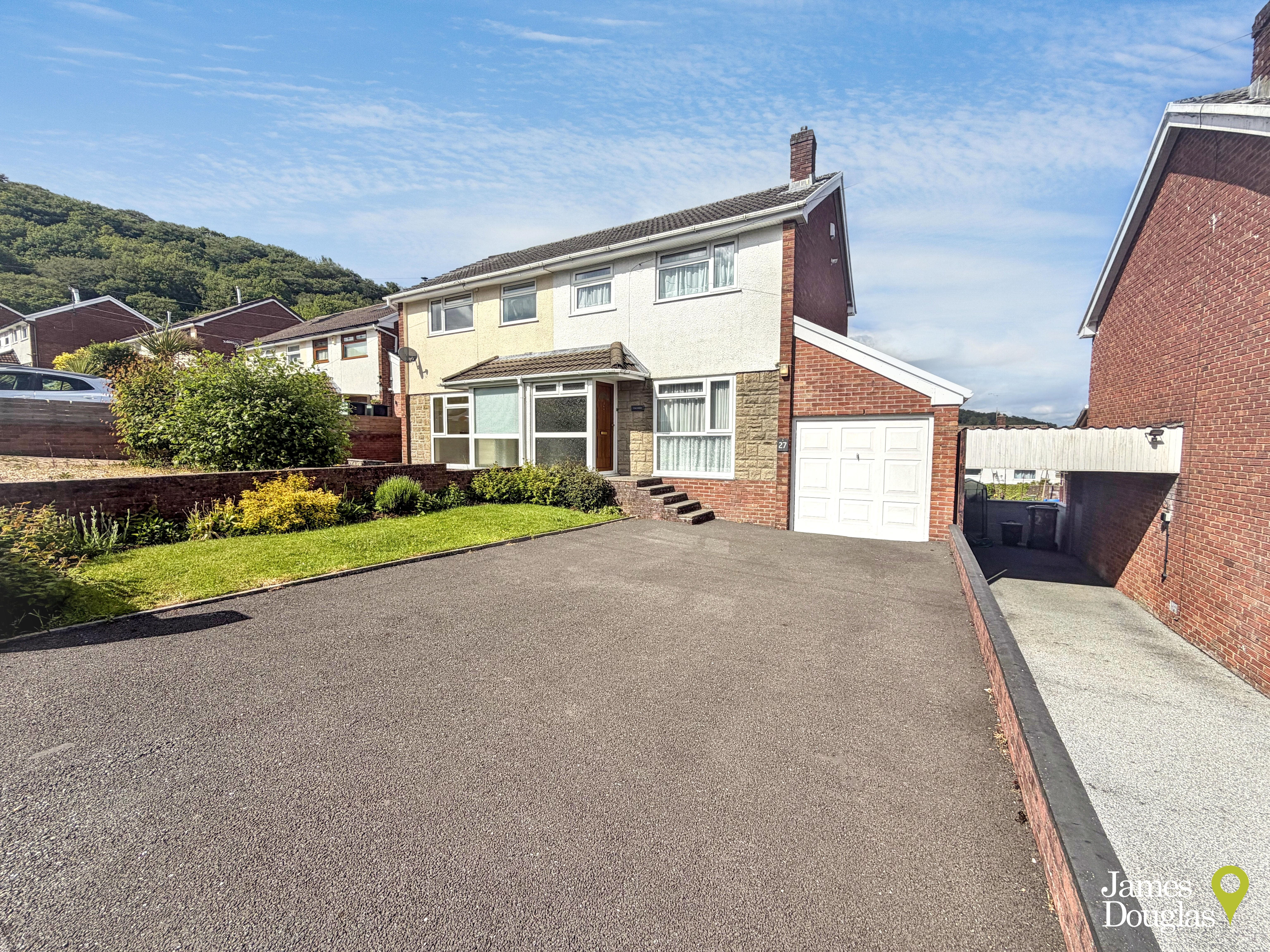 Lan Close, Graigwen, Pontypridd