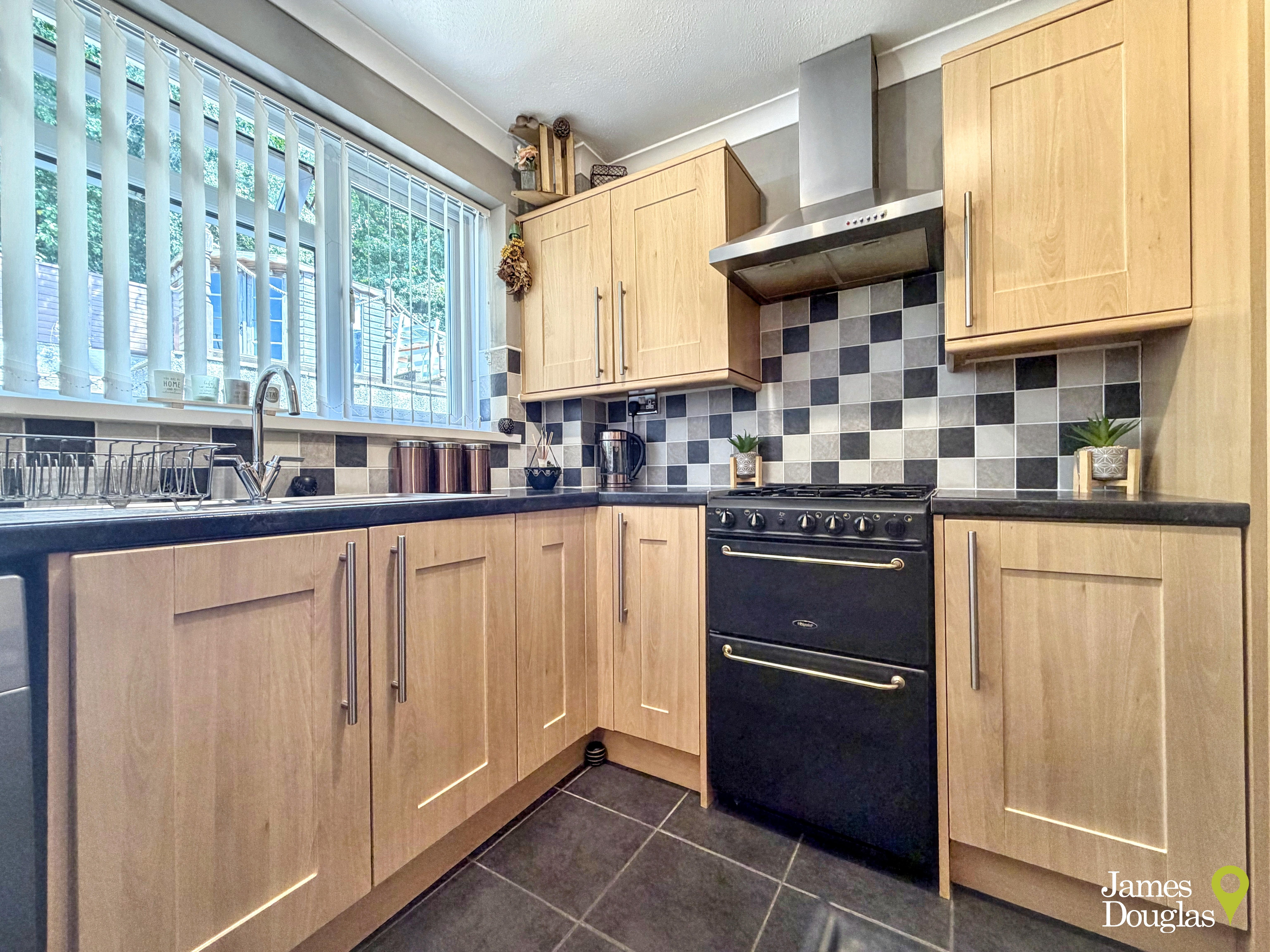 Lanwood Road, Graigwen, Pontypridd, photo 13