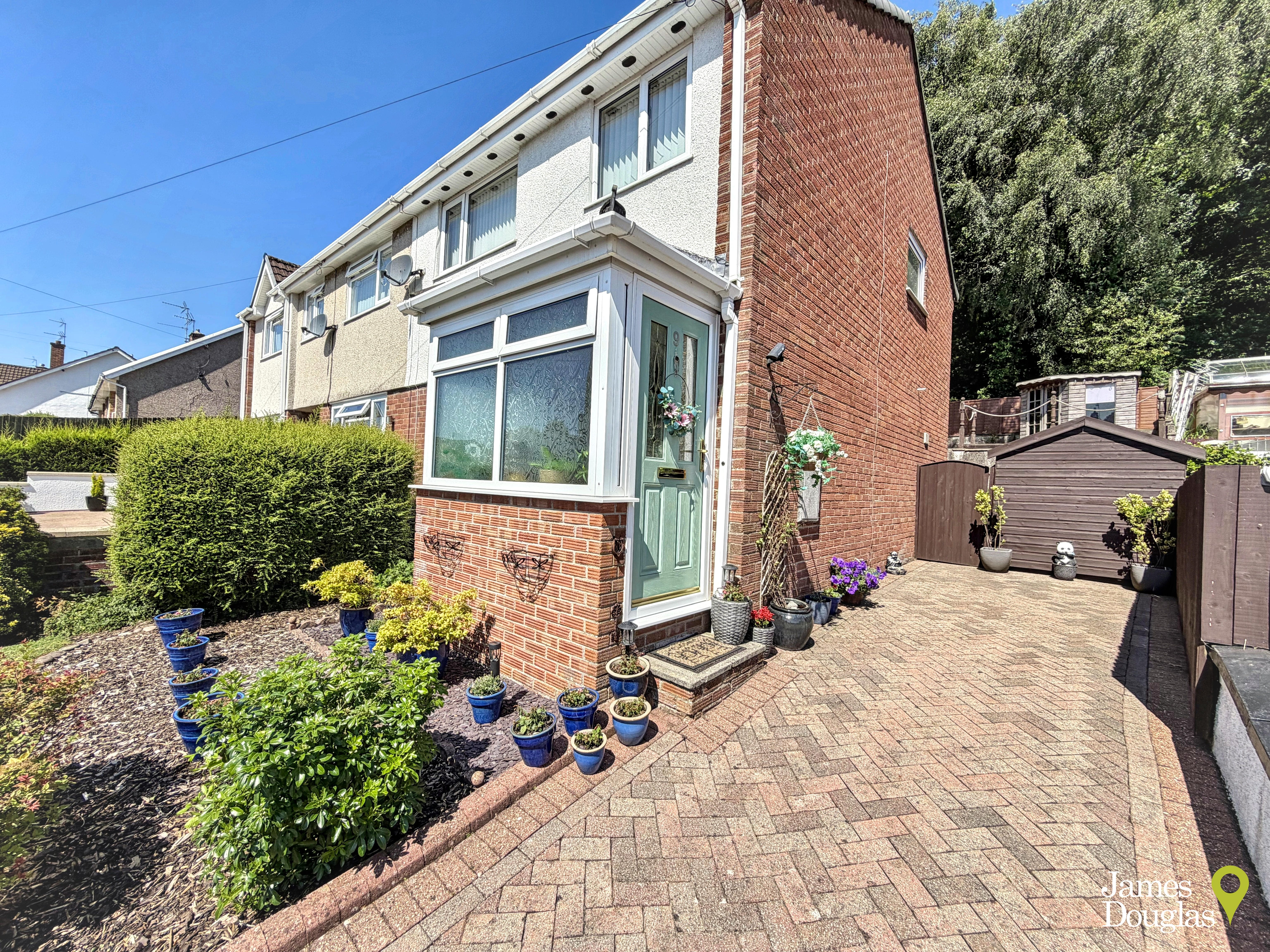 Lanwood Road, Graigwen, Pontypridd, photo 2