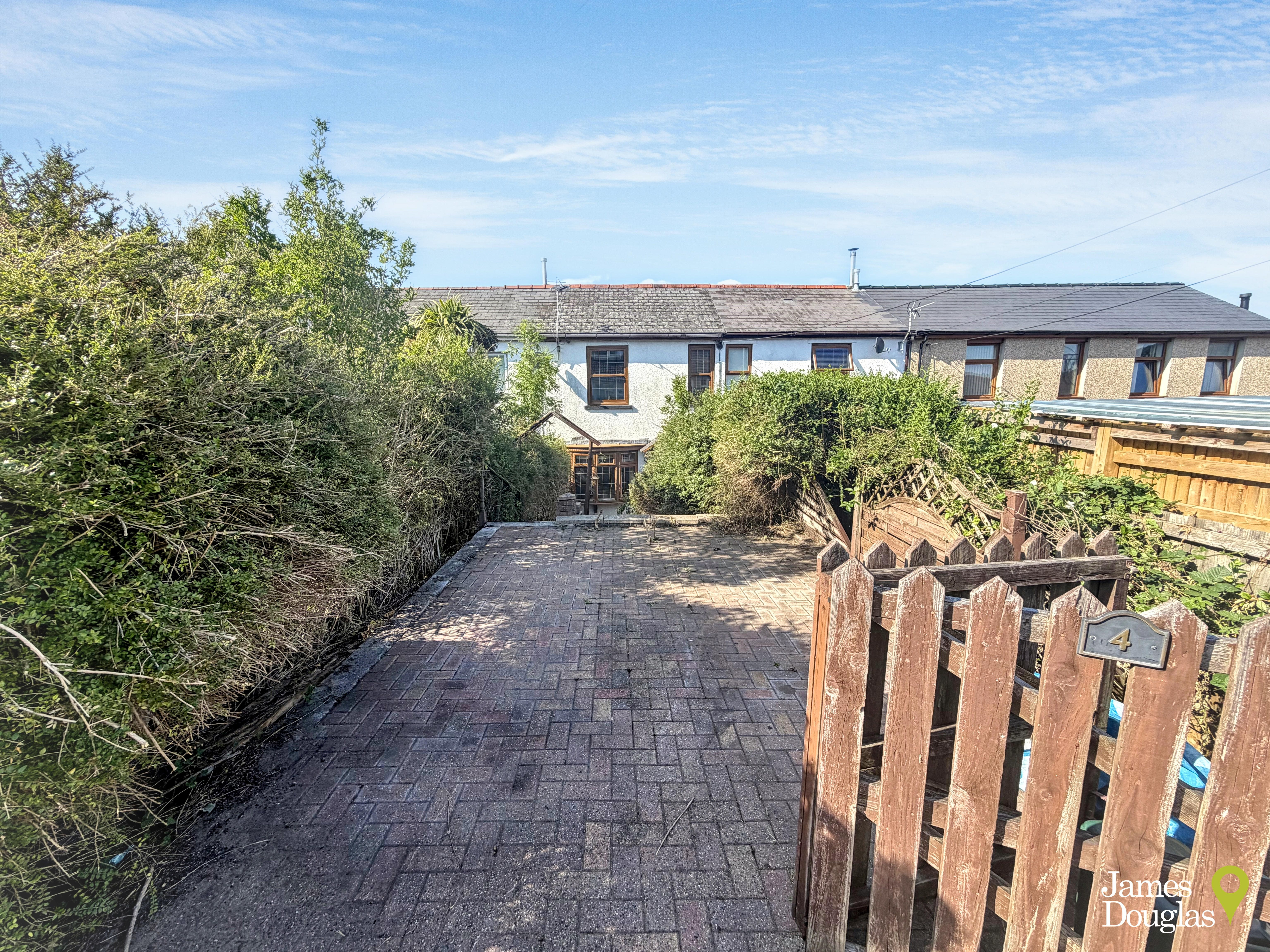 Ystrad Barwig Terrace, Llantwit Fardre, Pontypridd, photo 2