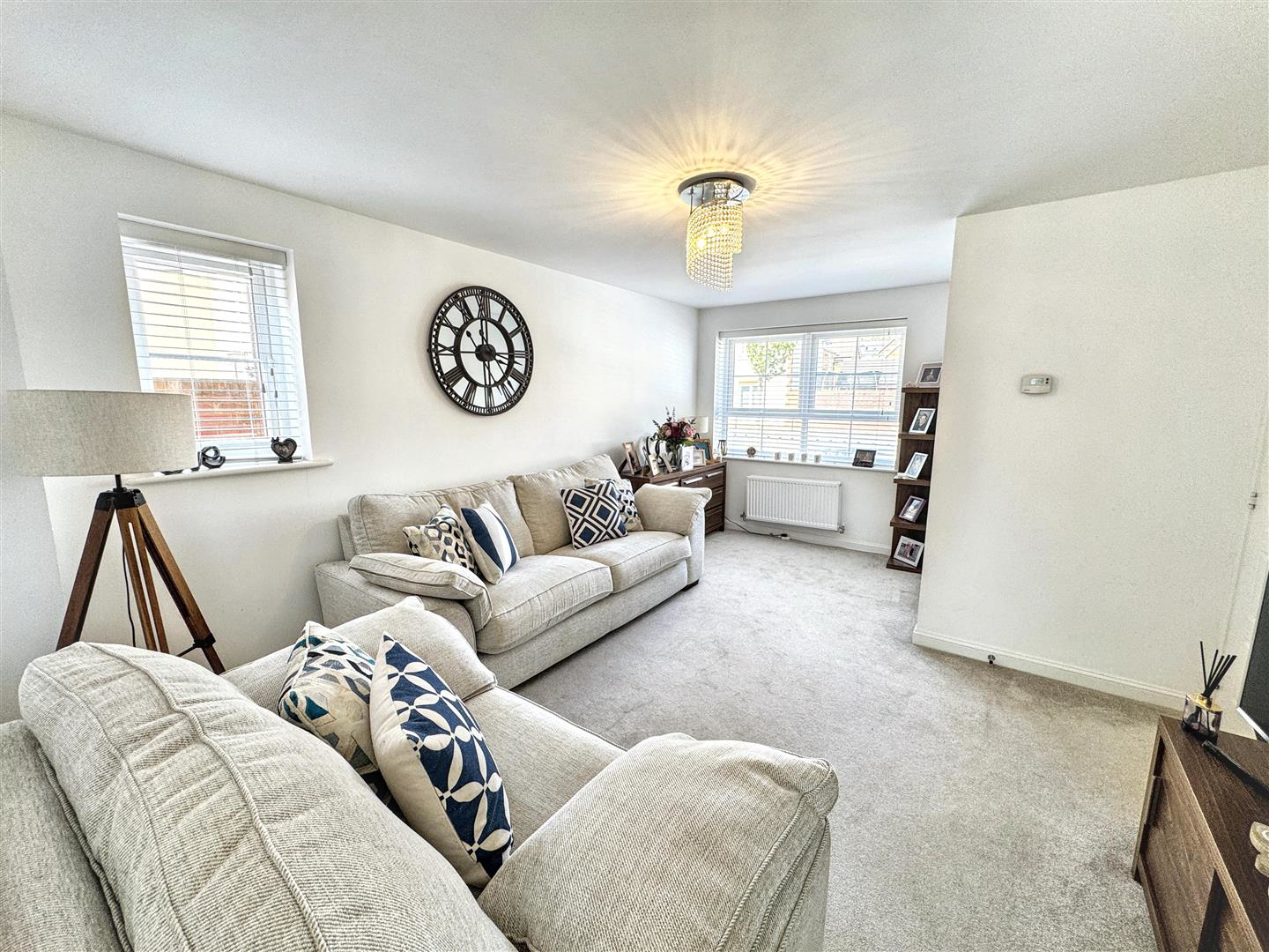 Castle Way, Rogerstone, Newport, photo 4