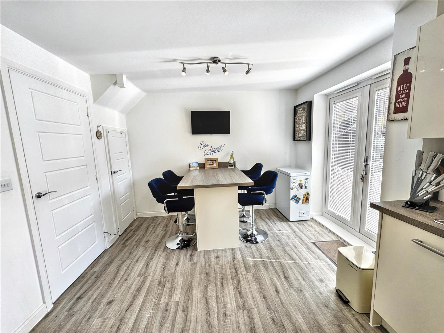 Castle Way, Rogerstone, Newport, photo 9