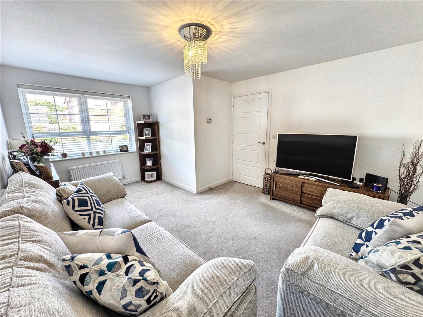 Castle Way, Rogerstone, Newport, photo 2