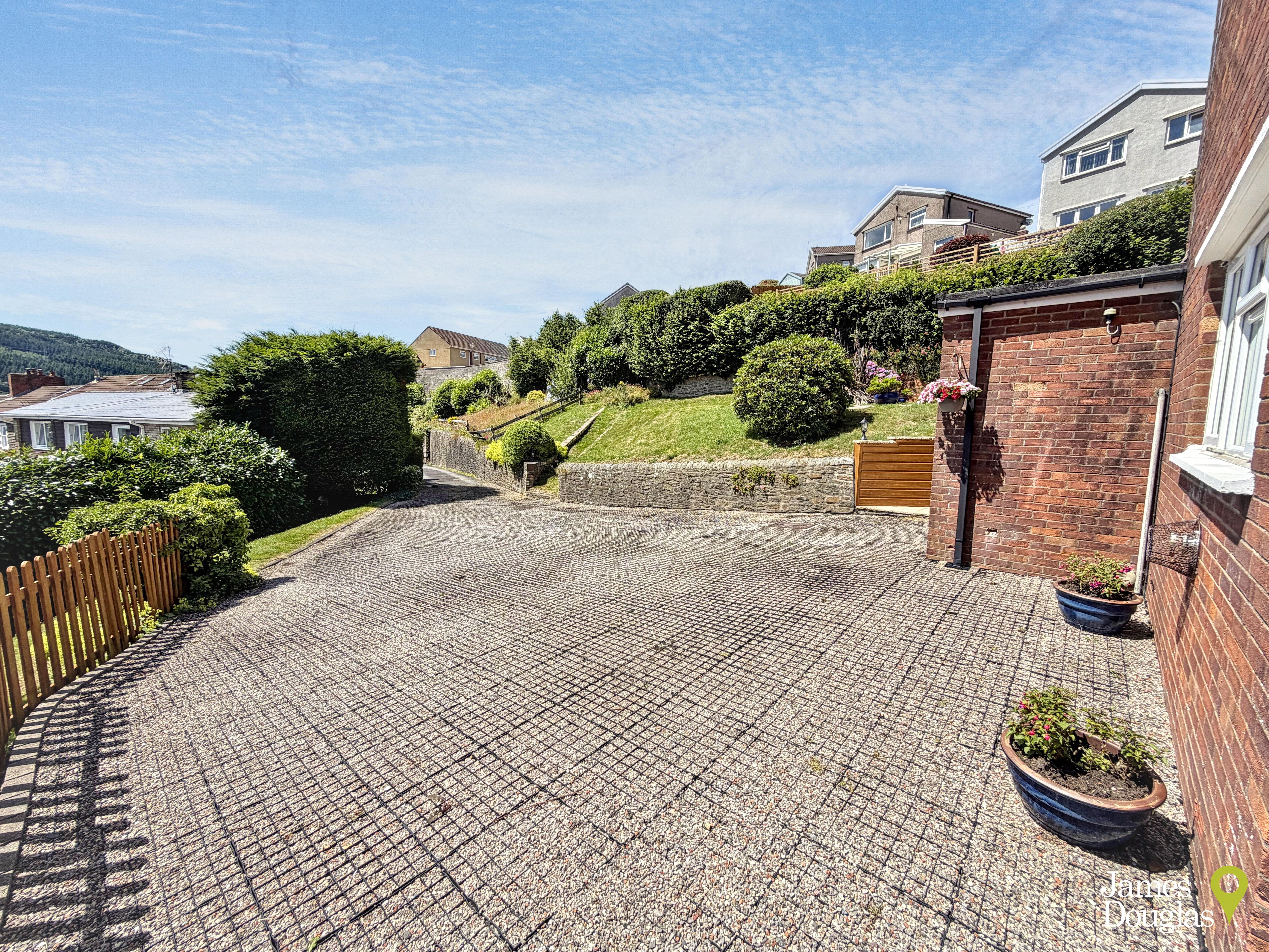 Highfield Terrace, Graigwen, Pontypridd, photo 4