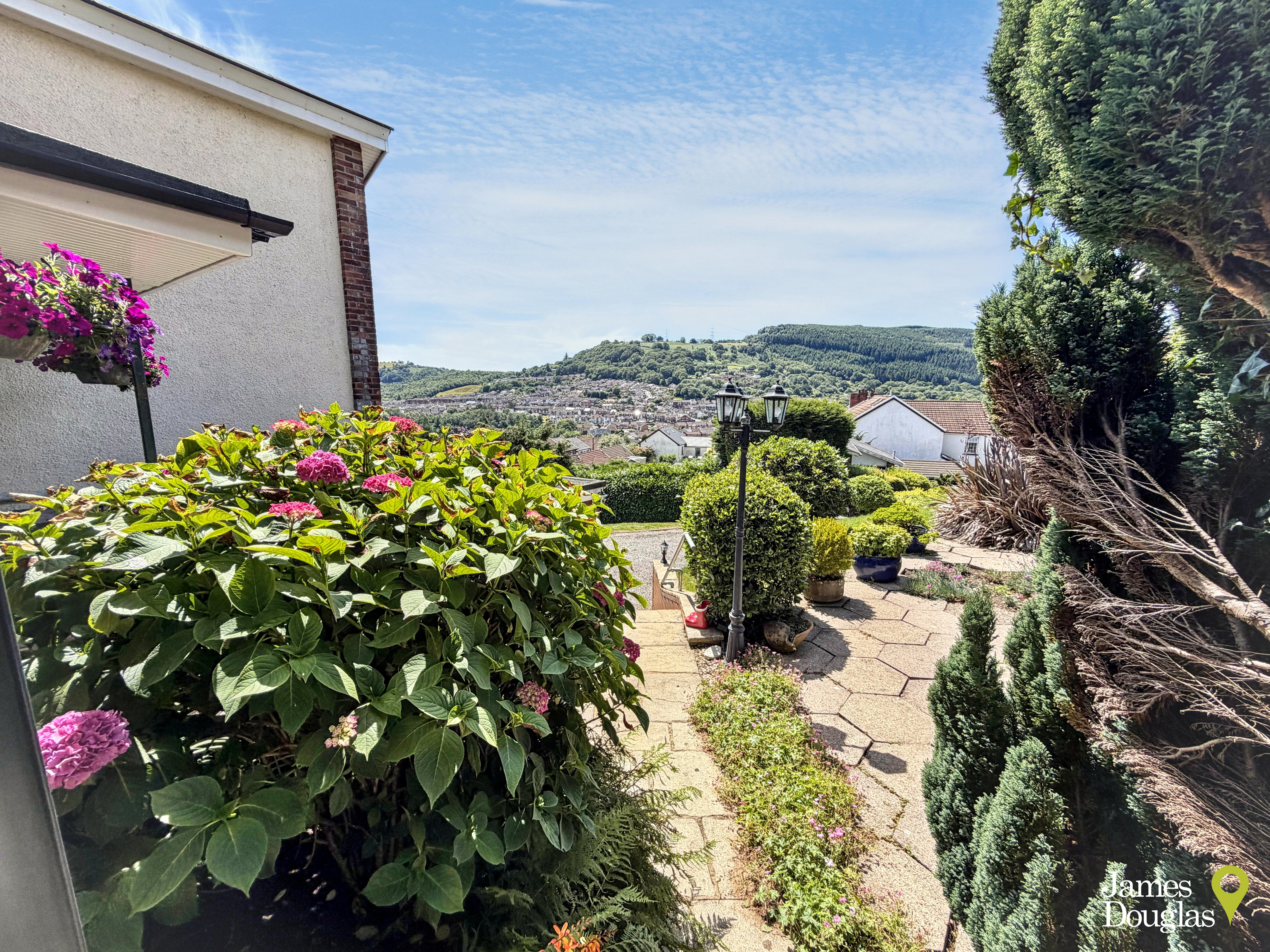 Highfield Terrace, Graigwen, Pontypridd, photo 3