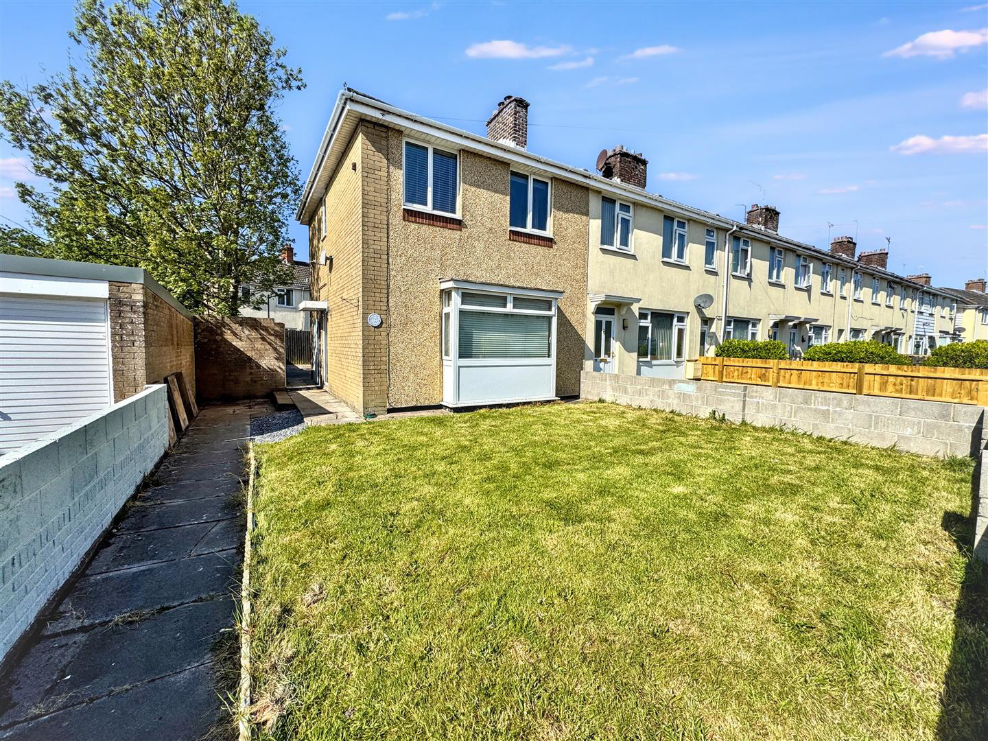 Maesglas Crescent, Newport