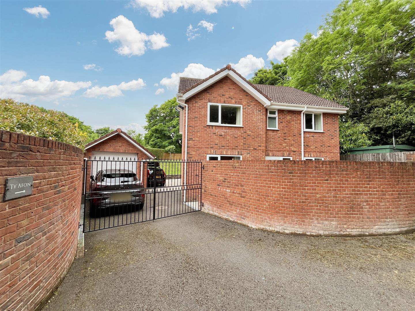 Maesglas Grove, Newport