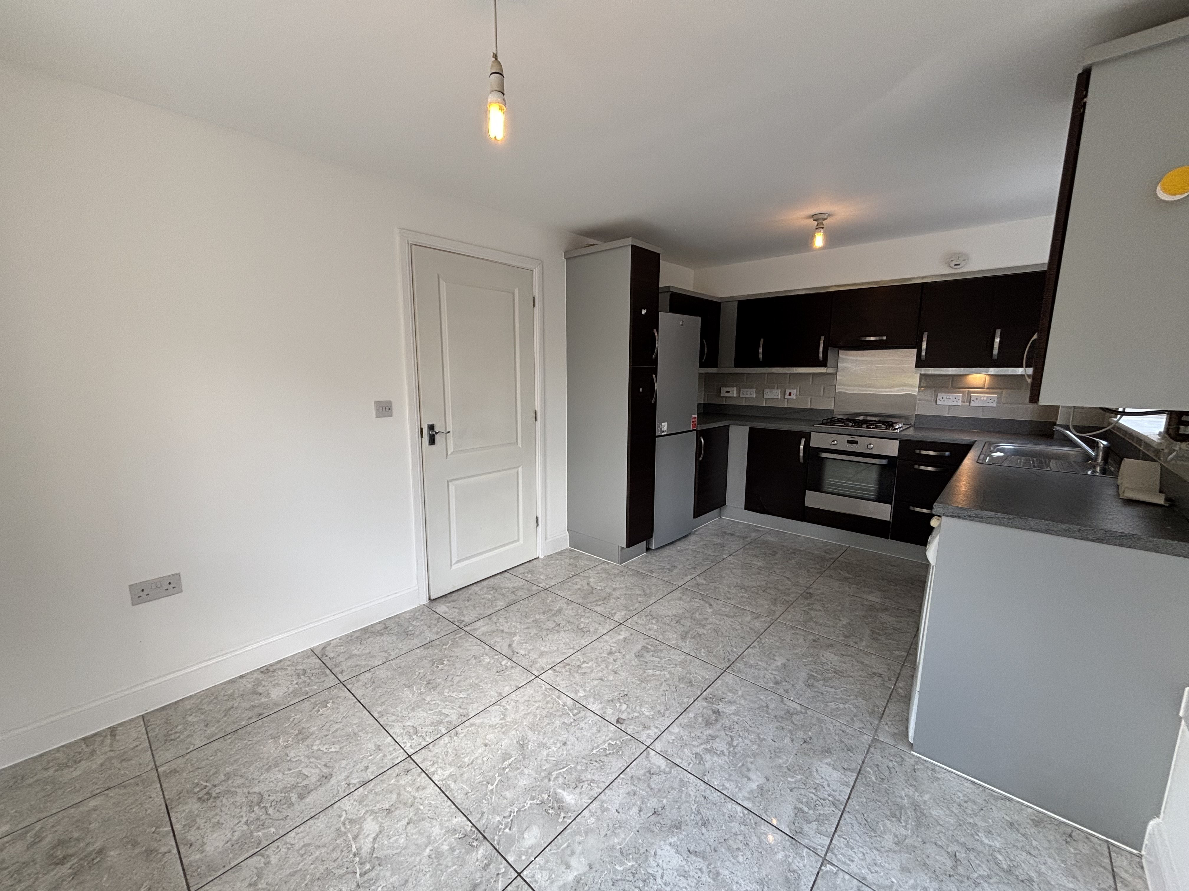 Heol Senni , Bettws , Newport, photo 3