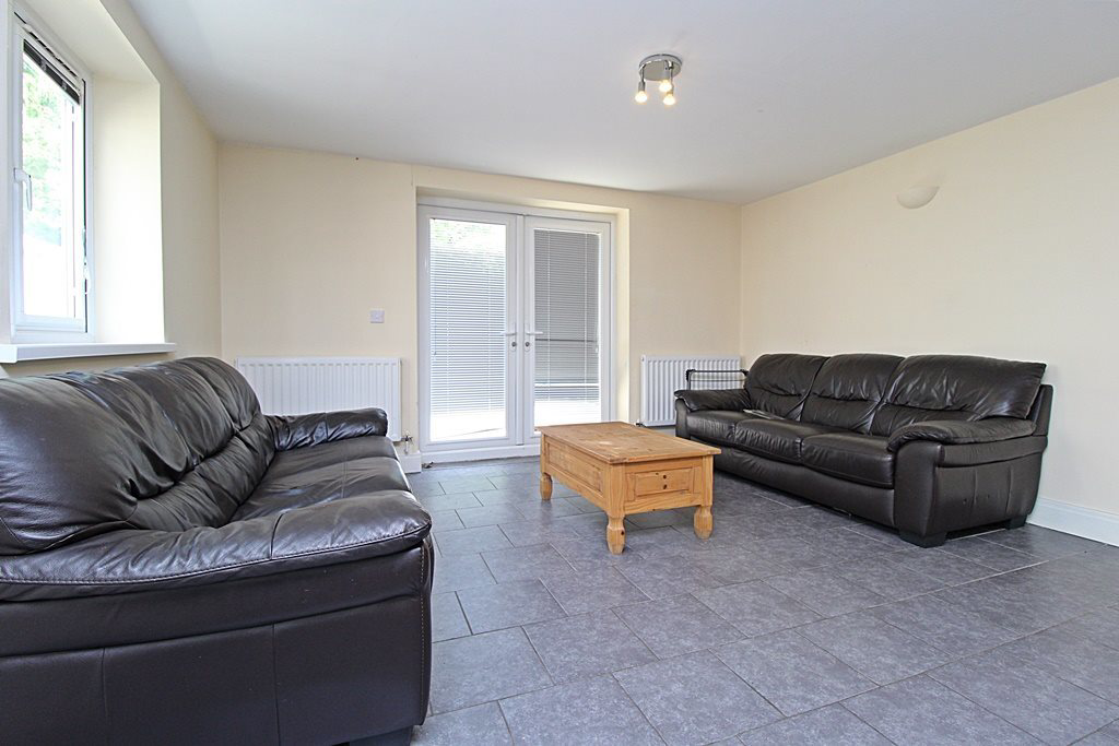 Colum Road, Cathays, Cardiff, photo 6
