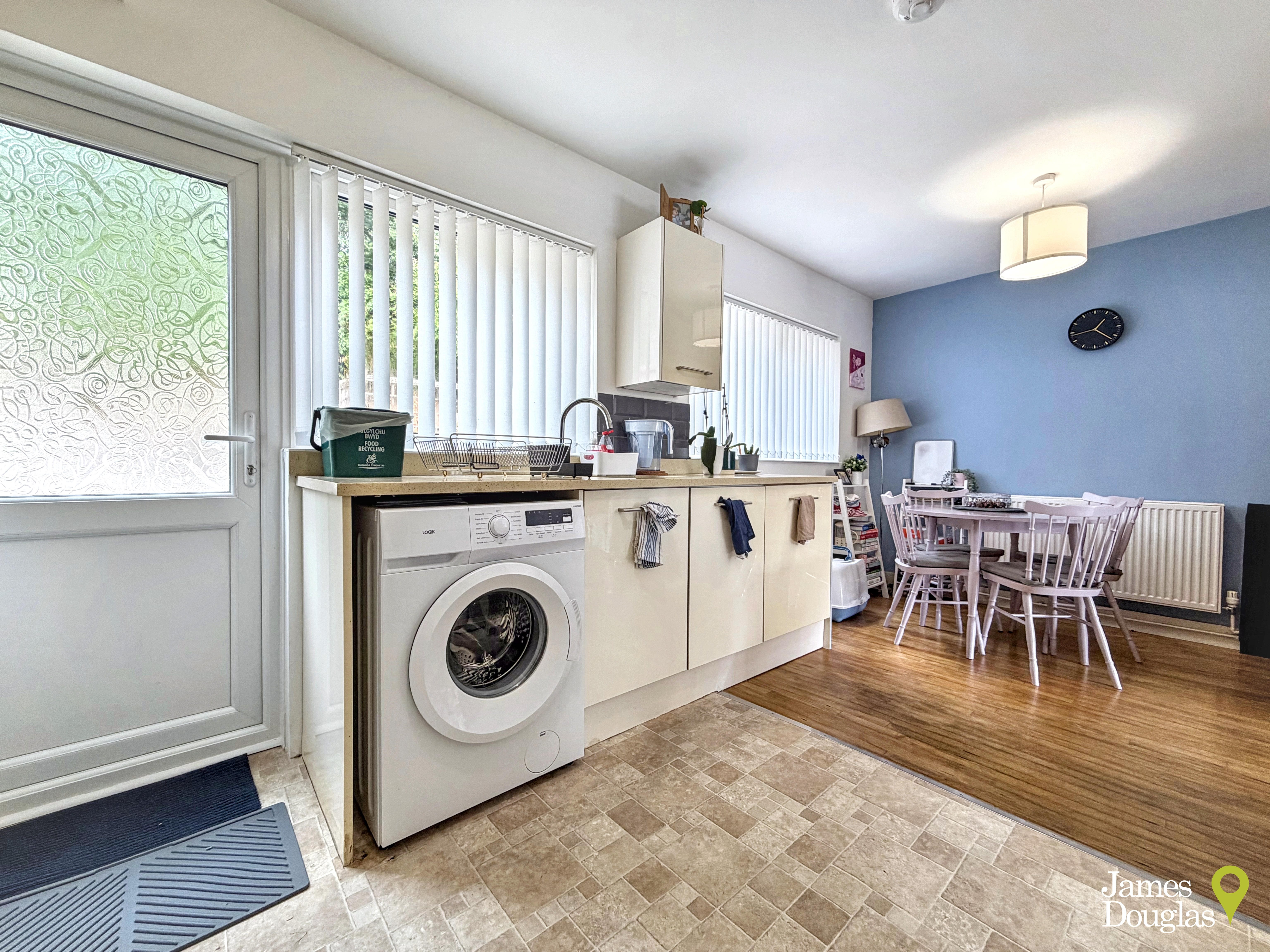 Dan-yr-Allt Close, Rhydyfelin, Pontypridd, photo 12