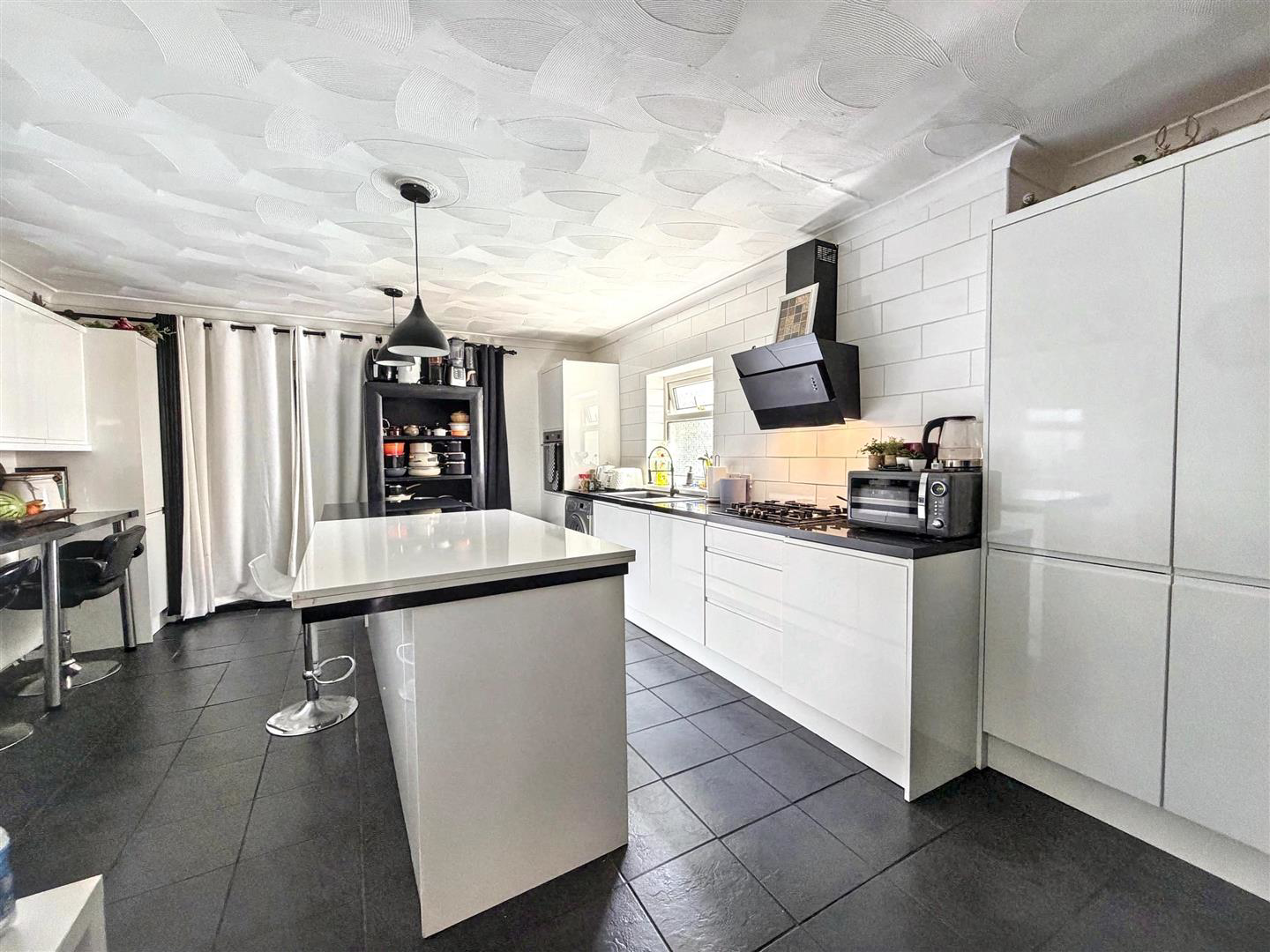 Maesglas Road, Newport NP20 3DE, photo 4