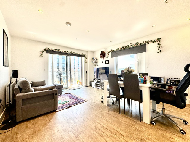 Stirling Drive, Brooklands Court Stirling Drive, LU2, photo 2