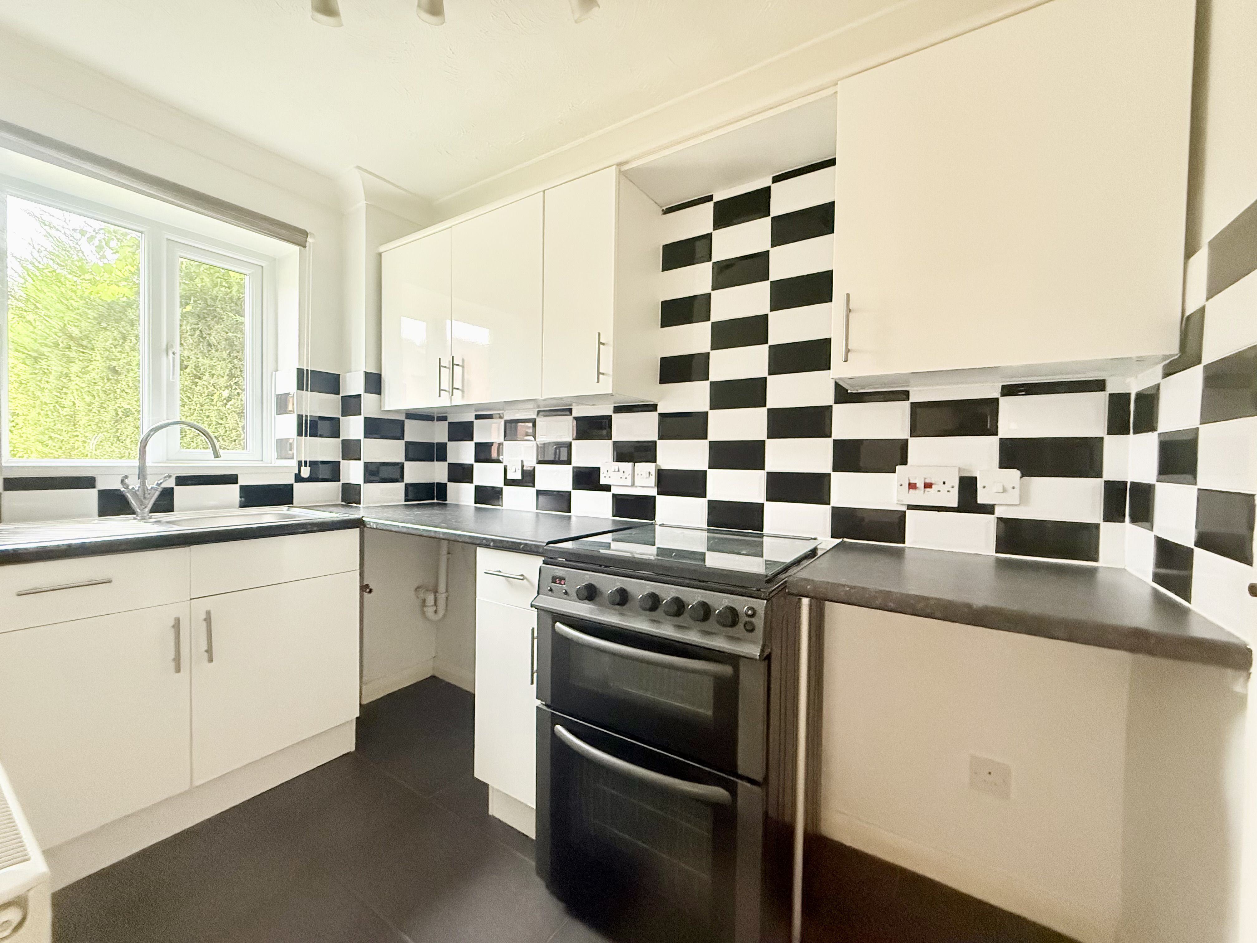 Heron Drive, Luton, LU2, photo 6