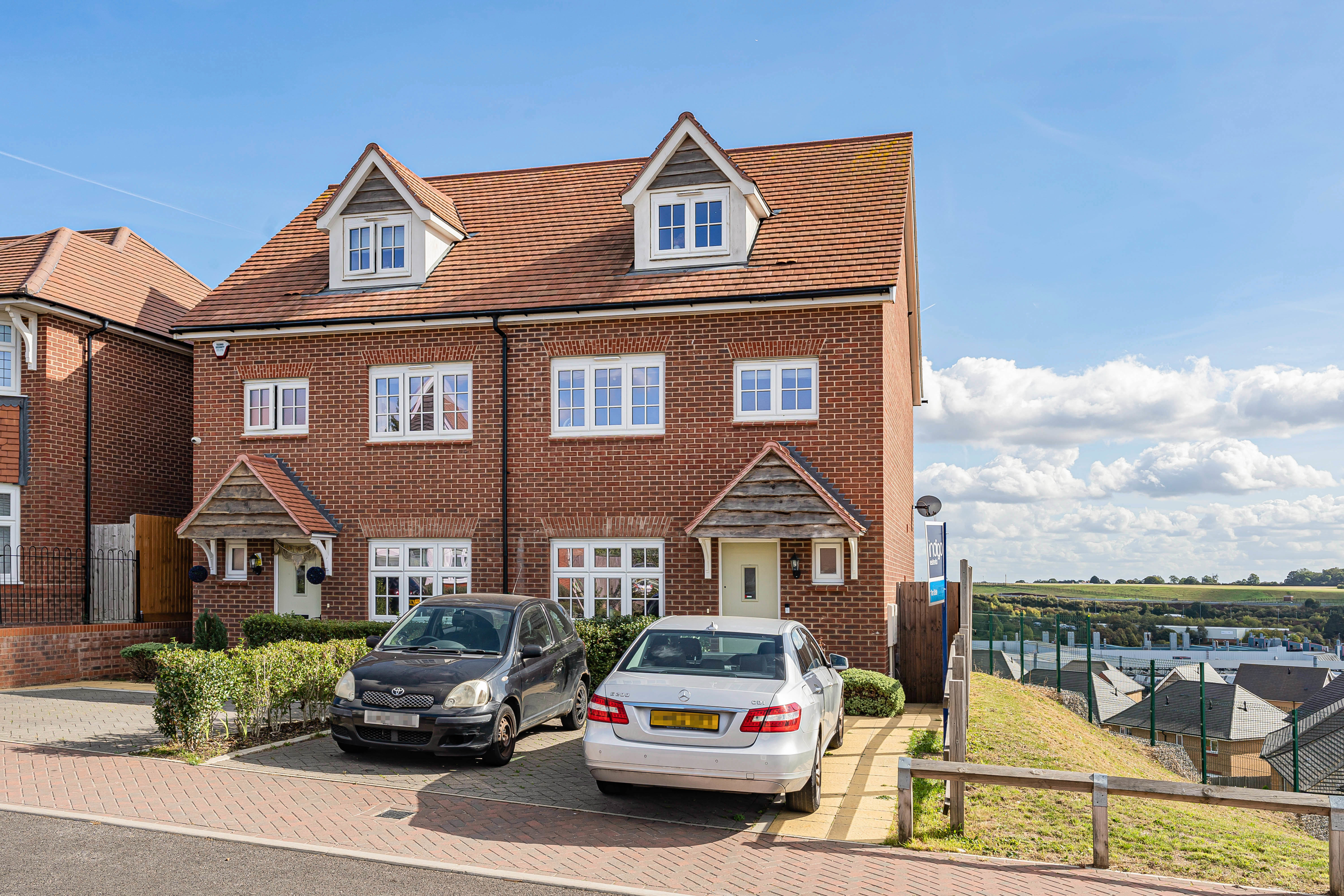 Armstrong Road, Luton, LU2