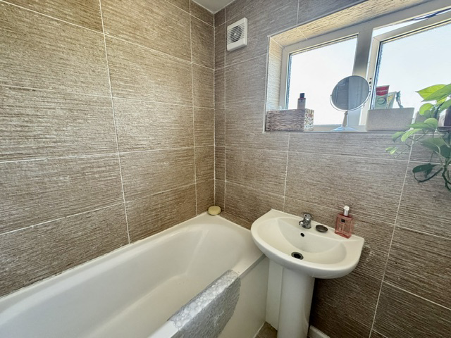 Brays Road, Luton, LU2, photo 13