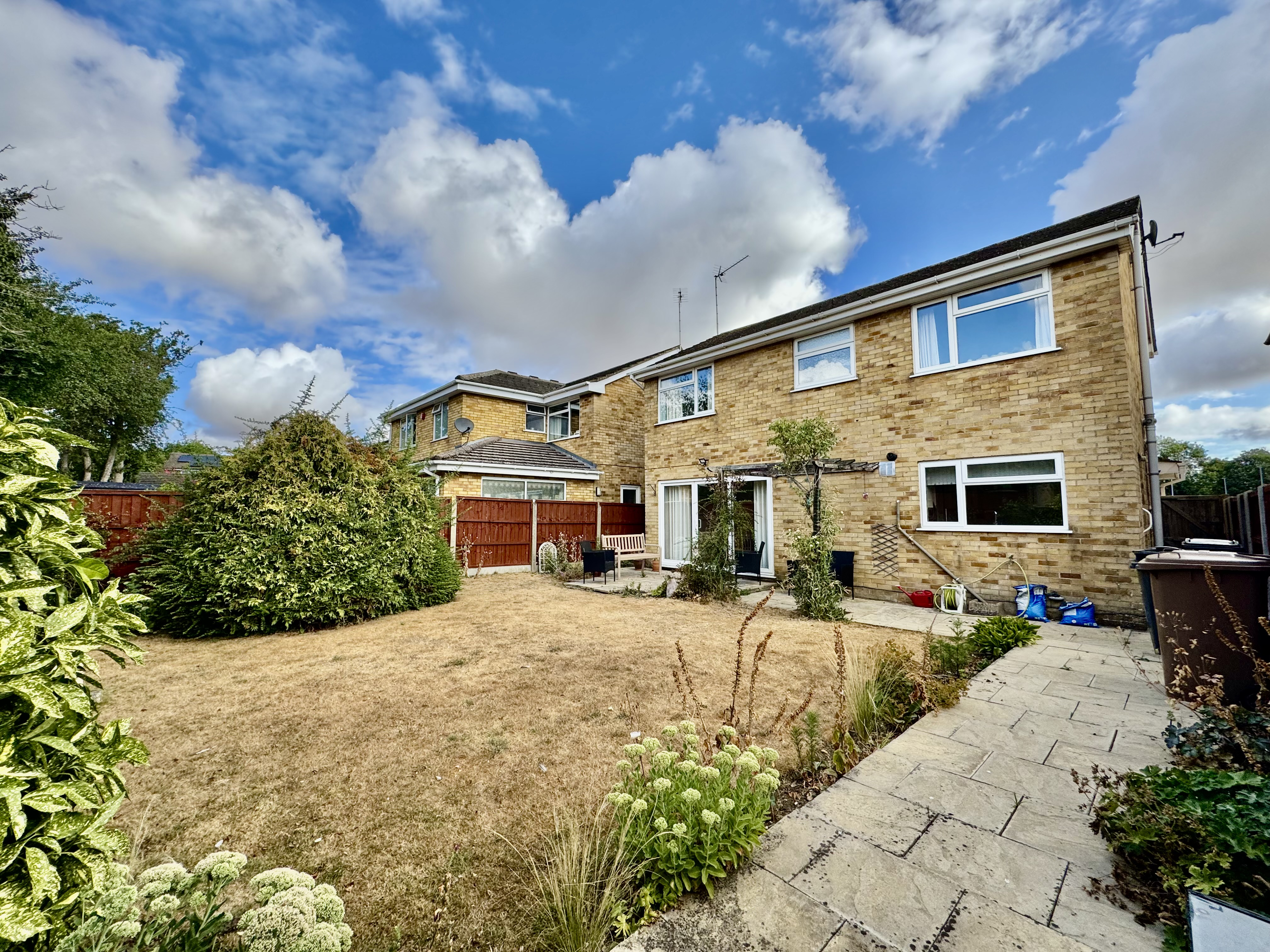 Birling Drive, Luton, LU2, photo 11