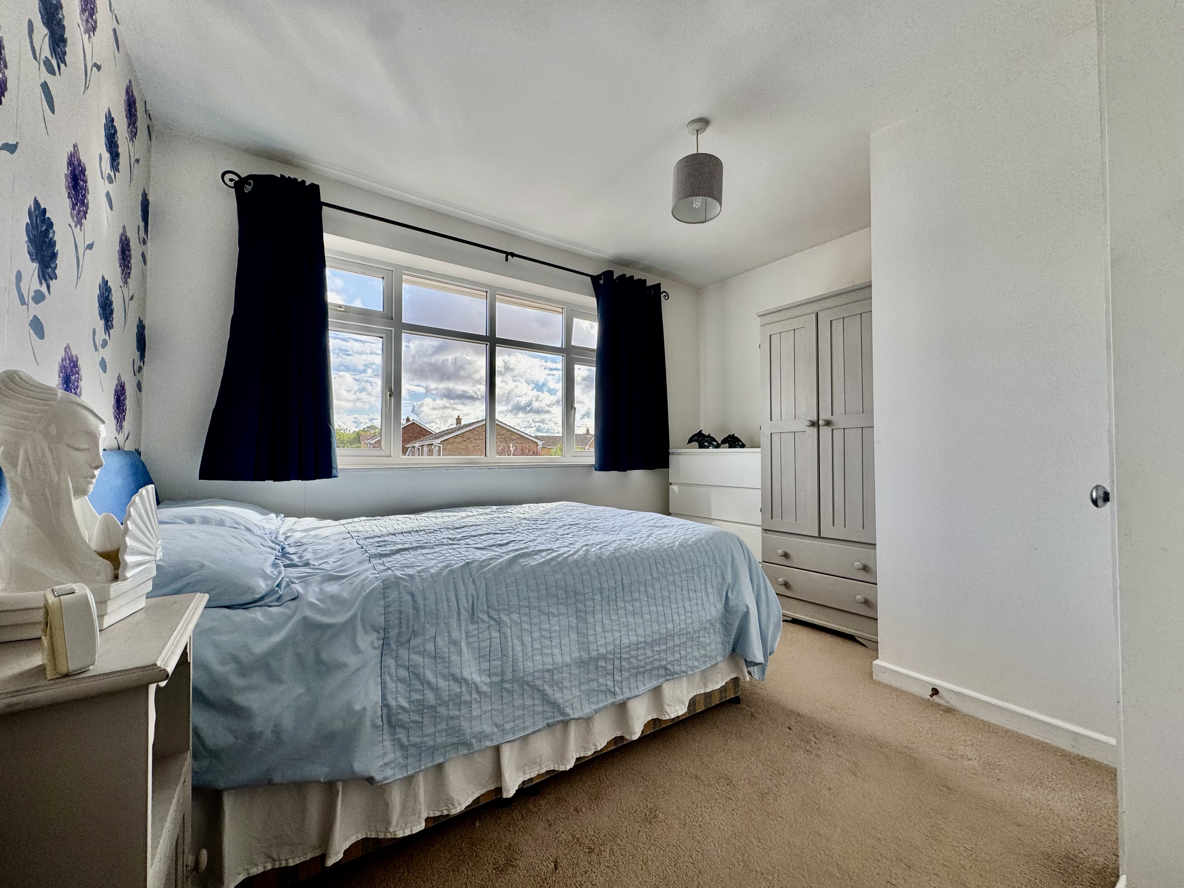 Birling Drive, Luton, LU2, photo 9