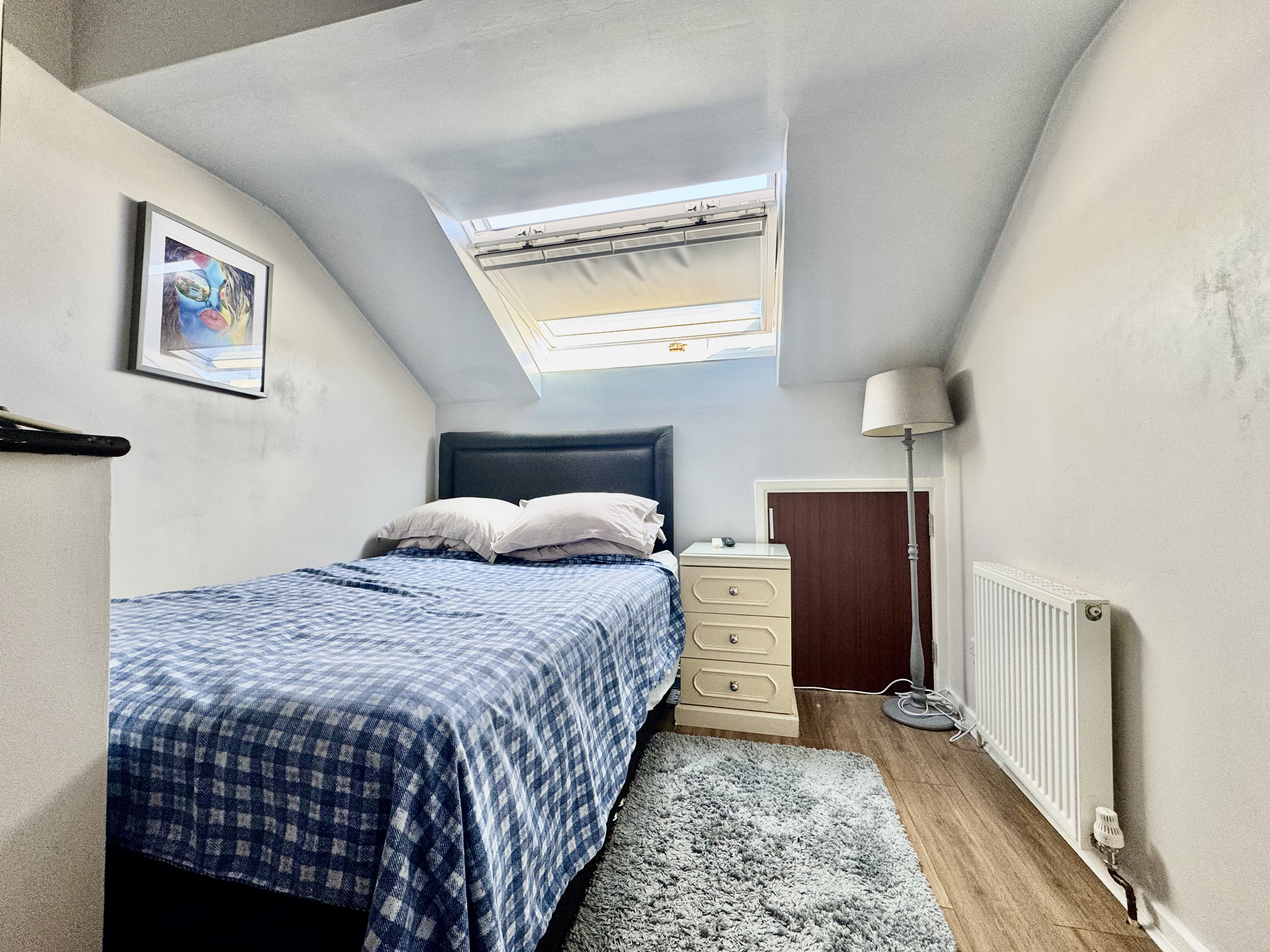 Wellington Street, Luton, LU1, photo 4