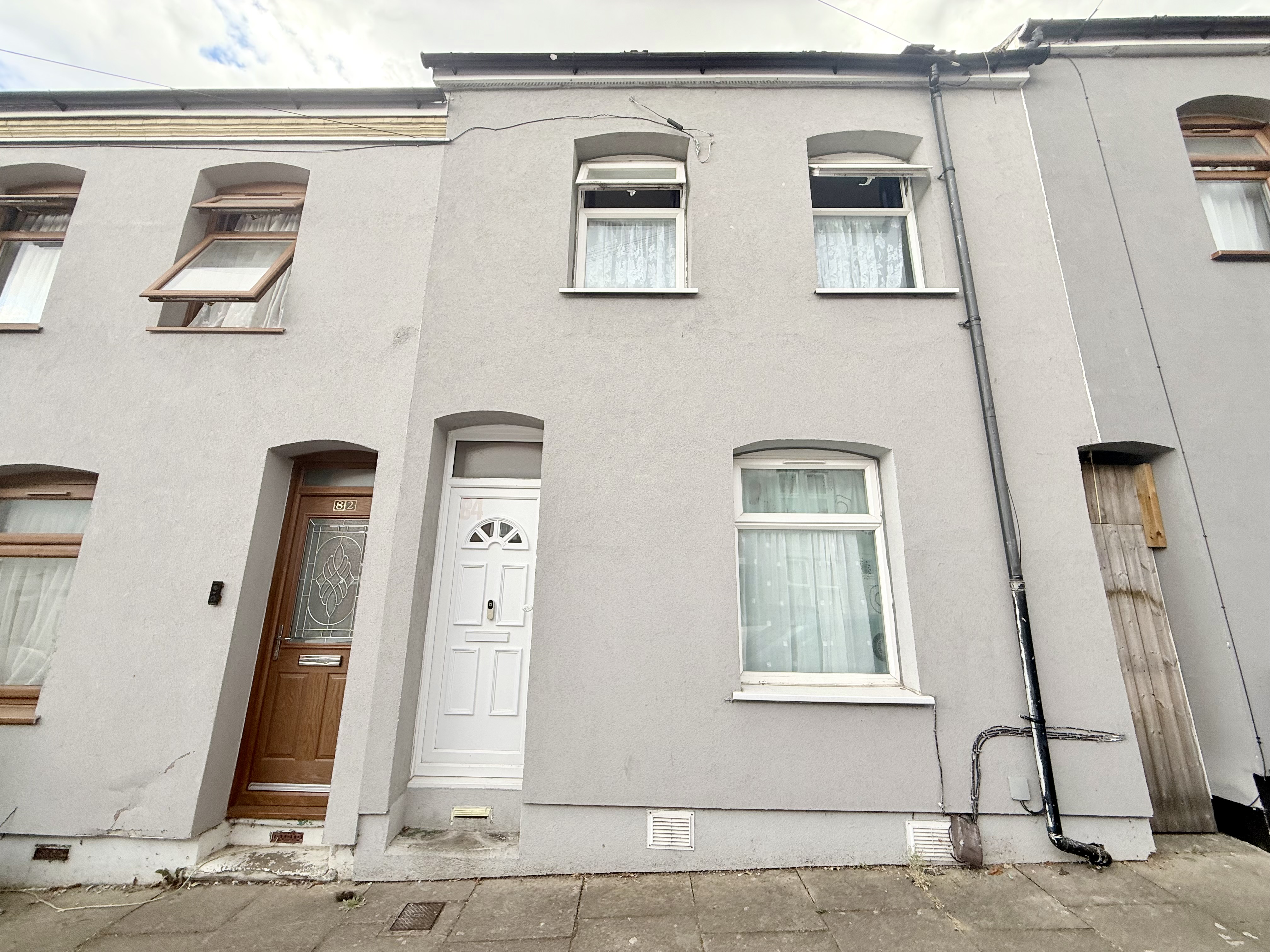 Warwick Road West, Luton, LU4