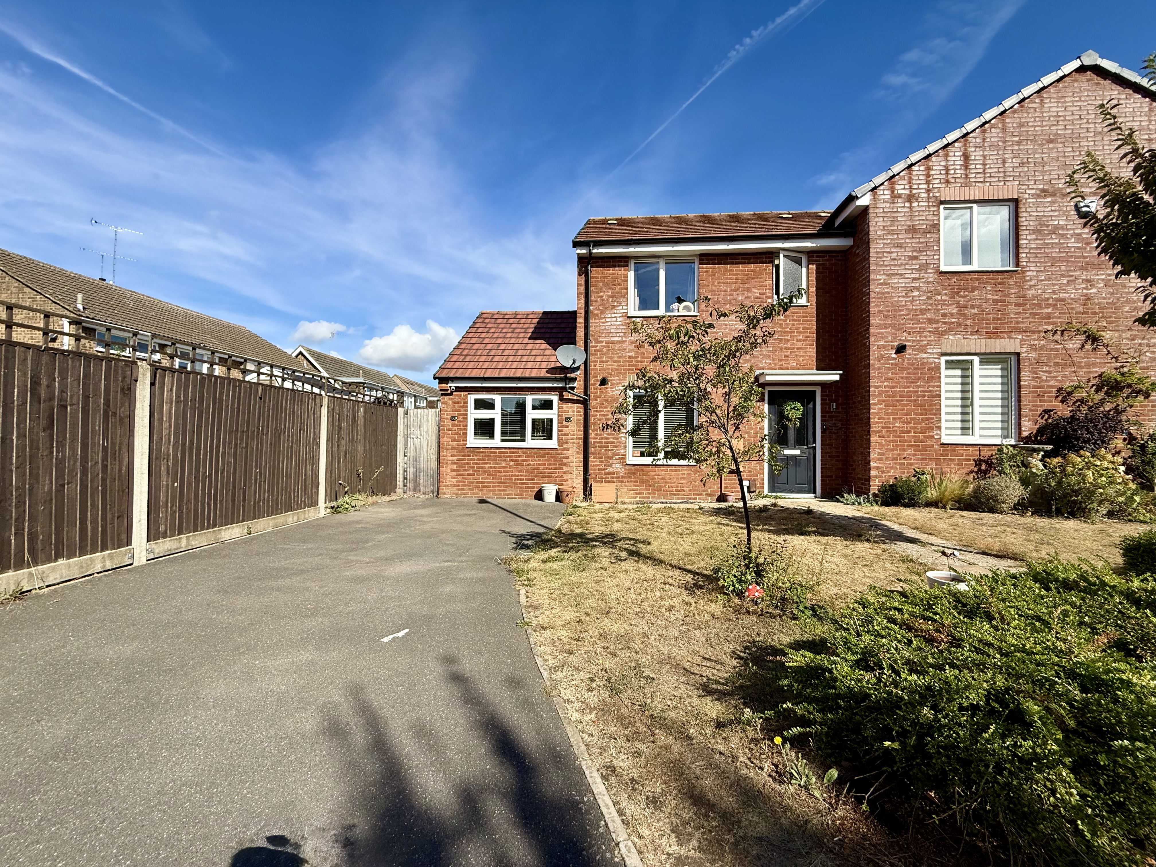 Dray Gardens, Luton, LU3