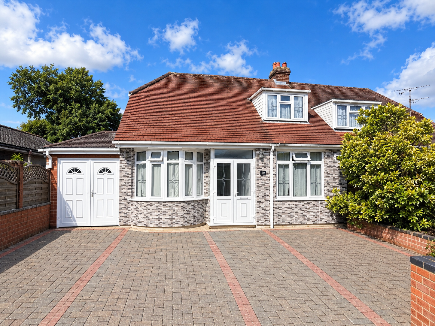 Overstone Road, Luton, LU4