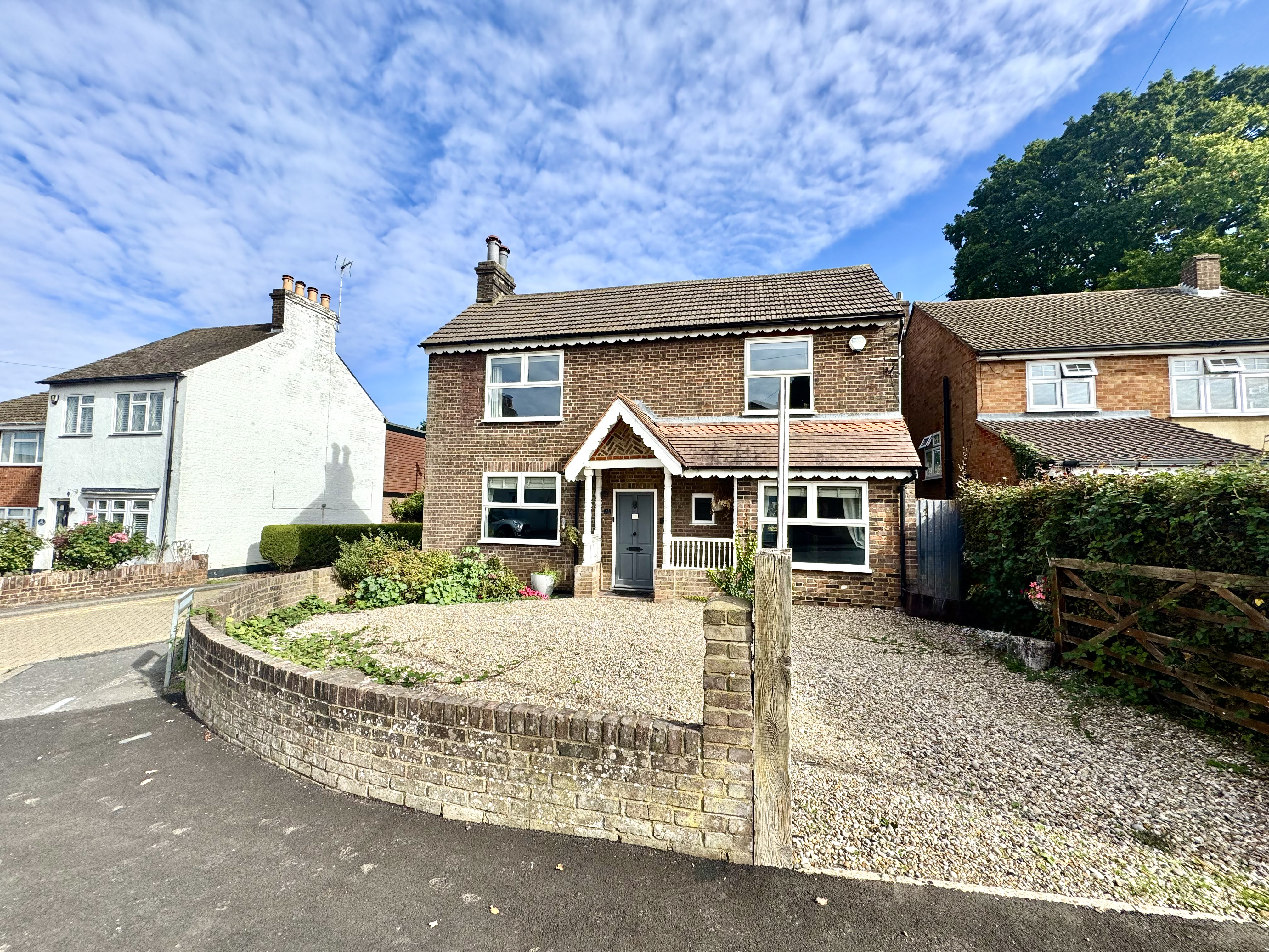 Summer Street, Slip End, LU1