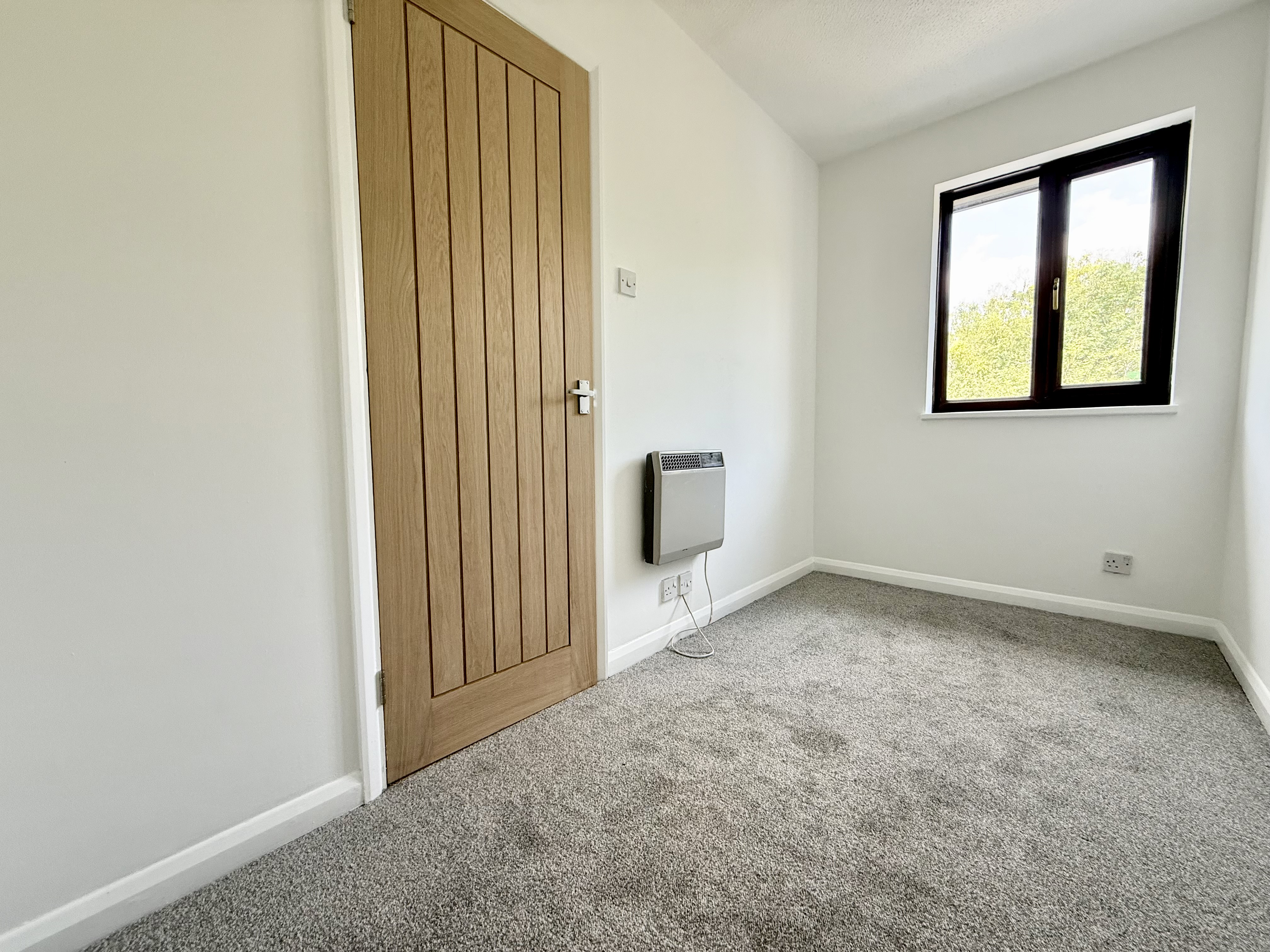 Hawkfields, Luton, LU2, photo 14