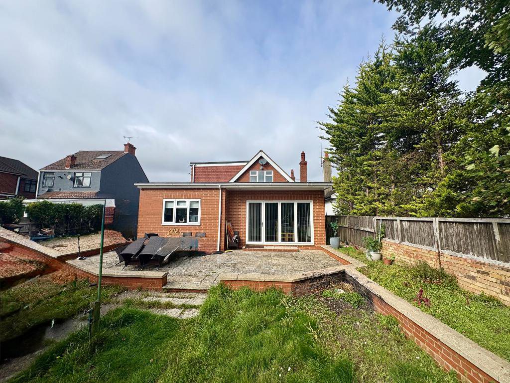 Waller Avenue, Luton, LU4, photo 2